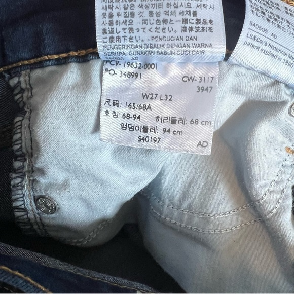 Levi’s 315 Shaping Bootcut Jeans - Picture 8 of 8